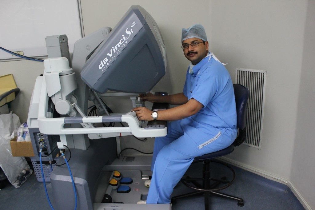 Robotic Surgery Machines be Da Vinci